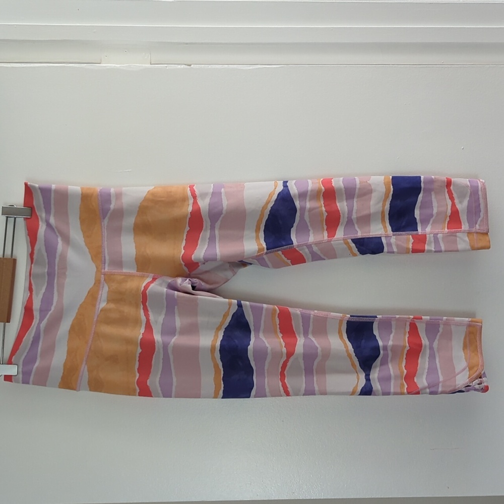 Lululemon. High Waisted Capris with a vibrant pattern. EUC